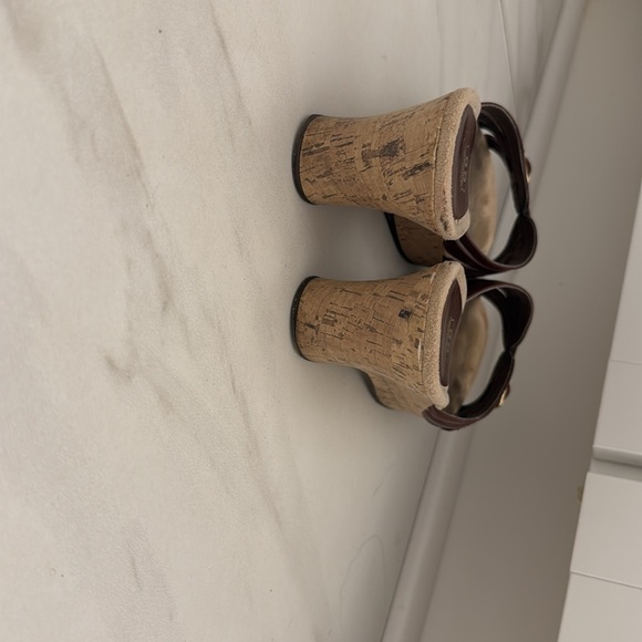 Sandals - Picture 3 of 3